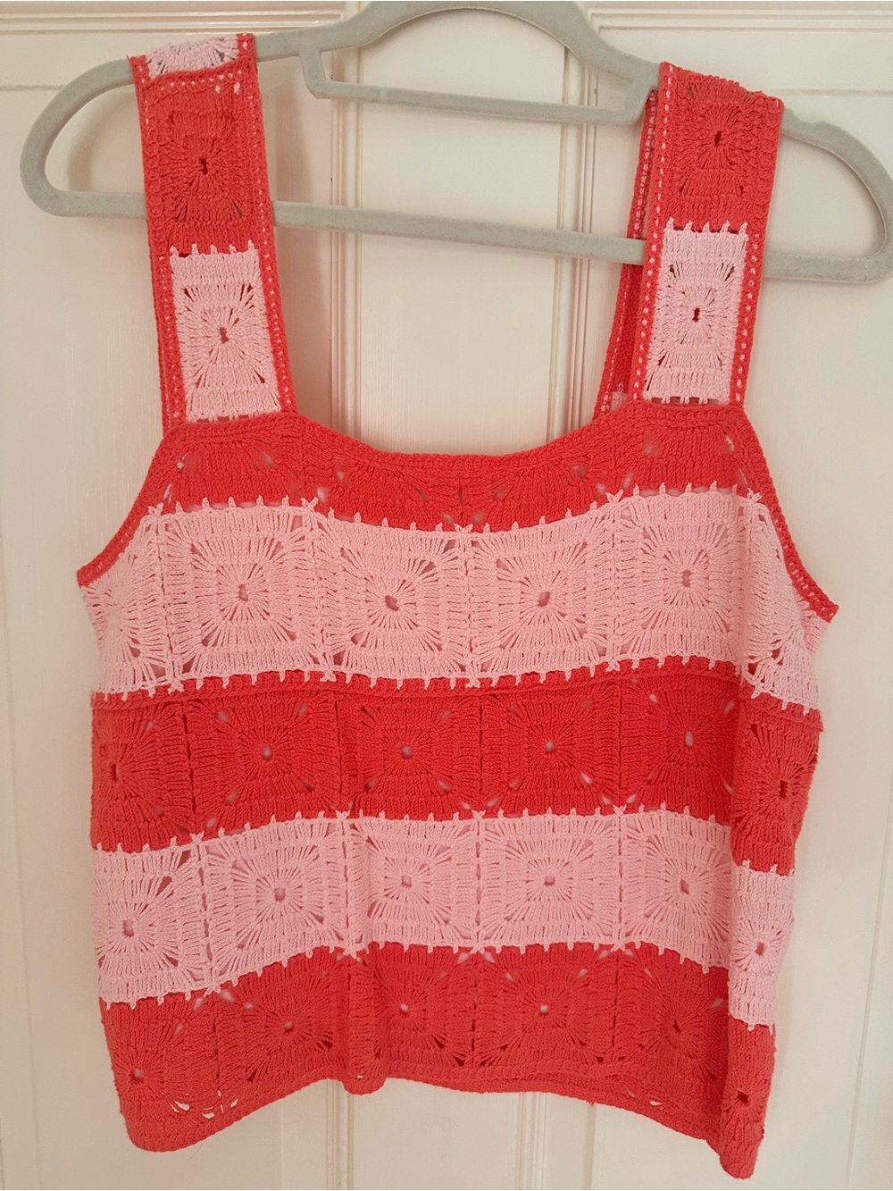 Crown & Ivy Coral Pink Crochet Granny Square Tank Top Size Large